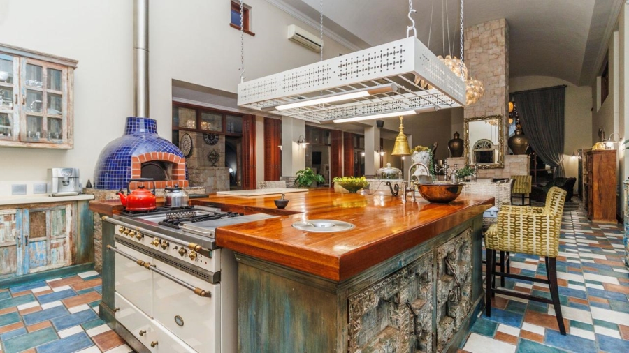 5 Bedroom Property for Sale in Winelands Western Cape